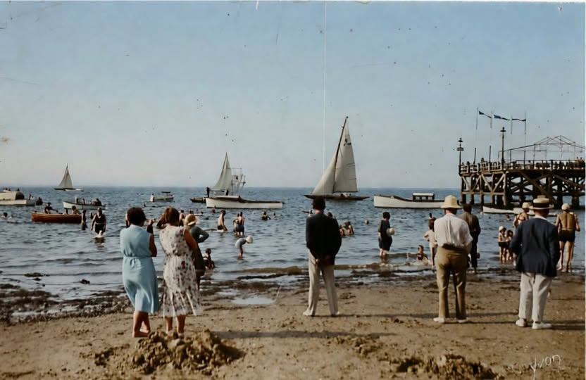 Archive historique : Années 30 sur la Plage d'Arcachon
