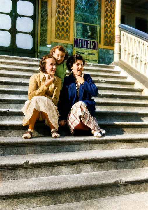 Archive historique : Une bien jolie photographie d'Arcachon en 1950, la maman de Thierry Gajac , son...