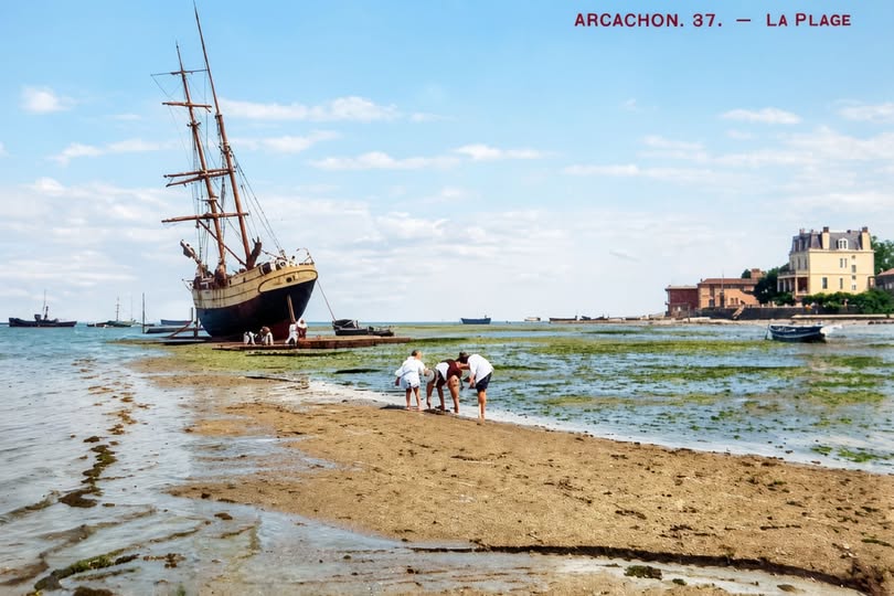 Archive historique : Plage d'Arcachon, il y a la Villa Bizet et la grande villa carrée blanche c'est...
