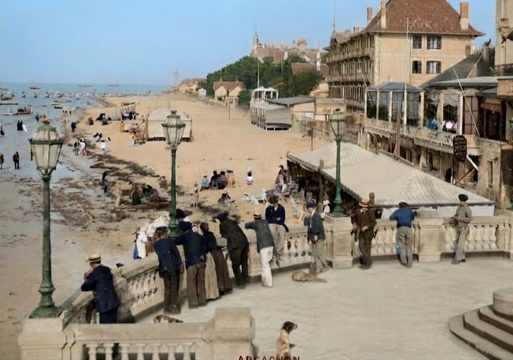 Archive historique : Vers 1900 Arcachon La Plage photographie prise depuis la terrasse du Grand Hôtel