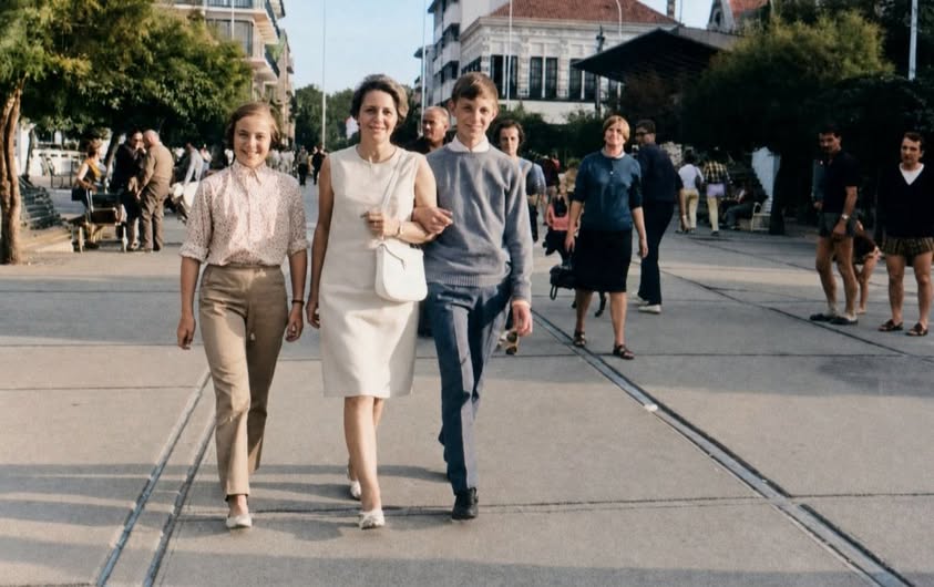 Archive historique : Témoignage d'un bel été arcachonnais. Place Thiers, 2 août 1966, quand le temps...