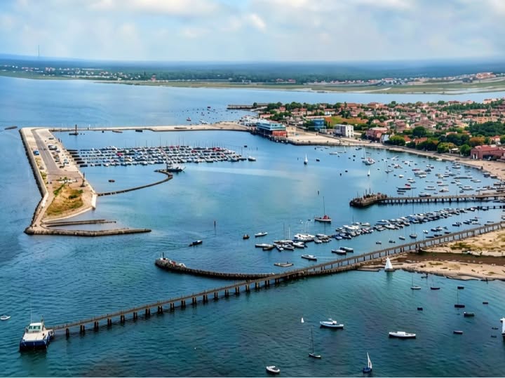 Archive historique : Vue de Saint Ferdinand années 50 Le Mouïng merci à Thierry Gajac pour cette vue