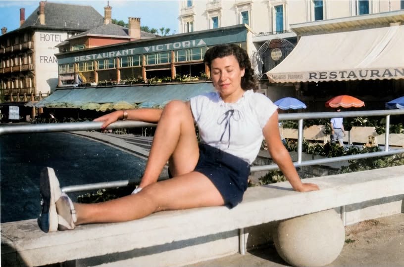 Archive historique : Photographie de 1951 sur la jetée Thiers, entre l'Hôtel vue sur le Restaurant...